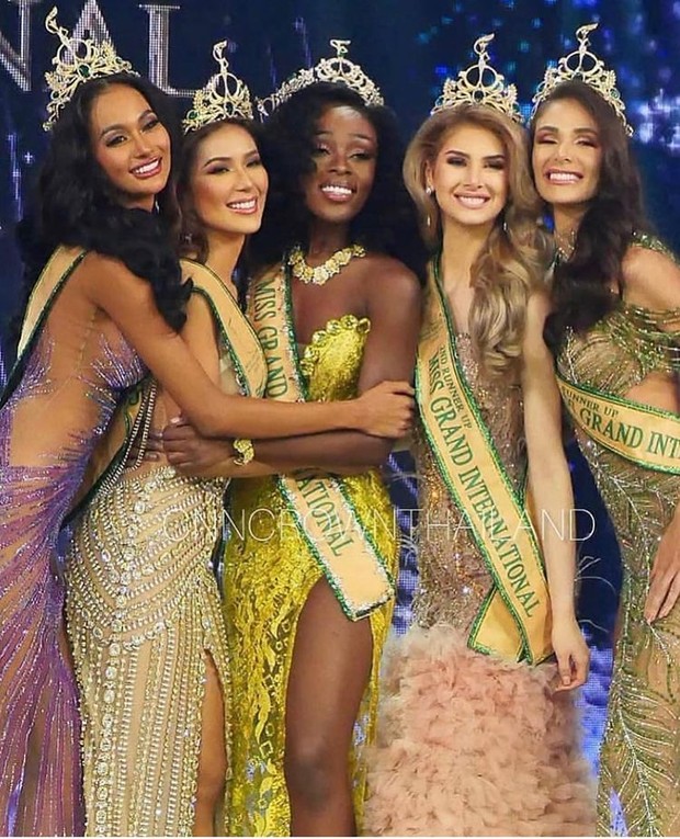 Abena Appiah bersama keempat finalis Miss Grand International 2020 (foto: instagram.com/abenaakuaba)