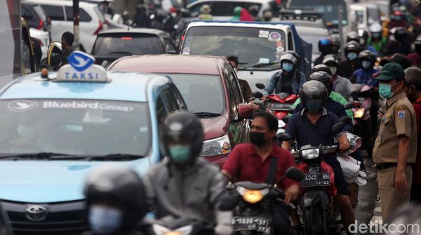 Ada Penggerebekan Teroris, Jalan Raya Condet Macet