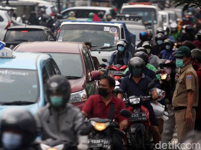Ada Penggerebekan Teroris, Jalan Raya Condet Macet