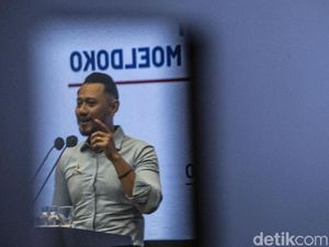 AHY: Tak Ada Hak Moeldoko Ganggu Rumah Tangga Partai Demokrat! AHY: Tak Ada Hak Moeldoko Ganggu Rumah Tangga Partai Demokrat!
