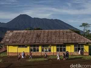 Duduk Perkara Aturan Syarat Penerima Dana BOS Ditentang NU-Muhammadiyah