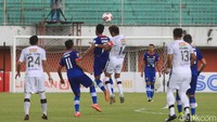 Di babak kedua, Bali United tak mengendurkan serangan. Di menit ke-58, ada sepakan jarak jauh Fadil Sausu yang masih melebar di samping kiri gawang Persiraja, yang kini dijaga Aji Bayu.