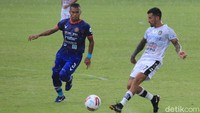 Tak ada gol yang tercipta di babak kedua, dan keunggulan 2-0 bagi Bali United bertahan hingga usai.