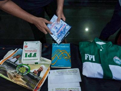 Potret Baju FPI hingga Poster HRS di Konferensi Pers soal Terduga Teroris
