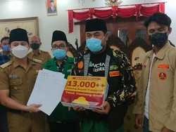 Sejumlah Aktivis Serahkan Petisi Tolak Tambang Emas ke Bupati Trenggalek