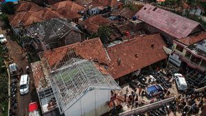 Puting Beliung Terjang Rumah Warga di Bandung