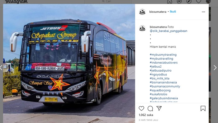 Bus-bus Sumatera banyak menggunakan tameng di kaca depan Bus-bus Sumatera banyak menggunakan tameng di kaca depan
