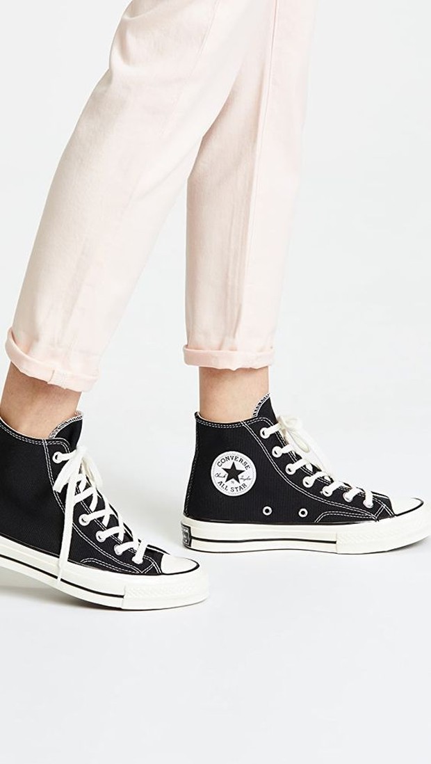 Converse high top (sumber : pinterest.com/shopbob) Converse high top (sumber : pinterest.com/shopbob)