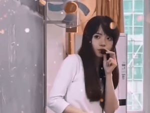 Viral Dosen Cantik Mirip Lisa Blackpink, Mahasiswa Antre Masuk Kelasnya