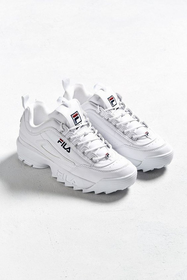 Fila Disruptor II (sumber : pinterest.com/spring) Fila Disruptor II (sumber : pinterest.com/spring)