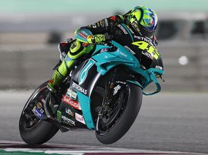 Kasihan Rossi: Sudah Merasa Lebih Cepat, tapi Pebalap Lain Ternyata Lebih Cepat Lagi Kasihan Rossi: Sudah Merasa Lebih Cepat, tapi Pebalap Lain Ternyata Lebih Cepat Lagi