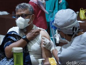 DPR Minta Holding Farmasi Pastikan Pasokan Vaksin Tak Terganggu