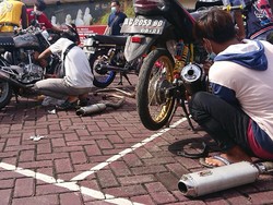 Kantor Polisi di Trenggalek Berubah Jadi Bengkel Dadakan