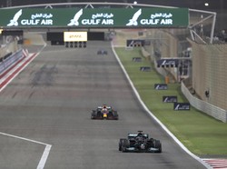 Kalahkan Verstappen, Hamilton Juara F1 GP Bahrain