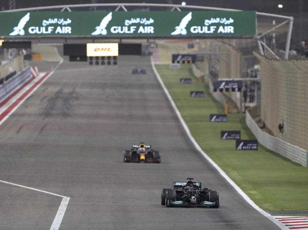 Kalahkan Verstappen, Hamilton Juara F1 GP Bahrain Kalahkan Verstappen, Hamilton Juara F1 GP Bahrain