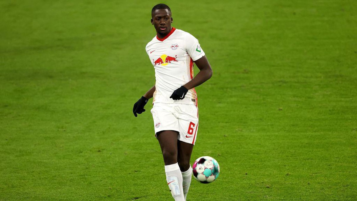 Ibrahima Konate resmi gabung Liverpool. (Foto: Getty Images/Alexander Hassenstein)