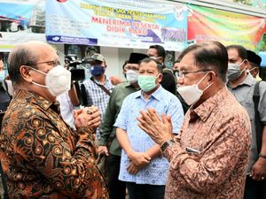 JK Datangi Gereja Katedral Makassar TKP Bom Bunuh Diri Pasutri