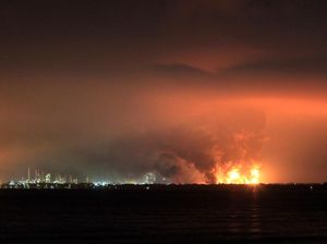 Ini Tiga TItik Pengungsian Insiden Kebakaran Kilang Pertamina Balongan Ini Tiga TItik Pengungsian Insiden Kebakaran Kilang Pertamina Balongan