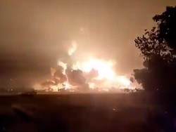 Ratusan Warga Mengungsi Imbas Kebakaran Kilang Minyak Pertamina Balongan