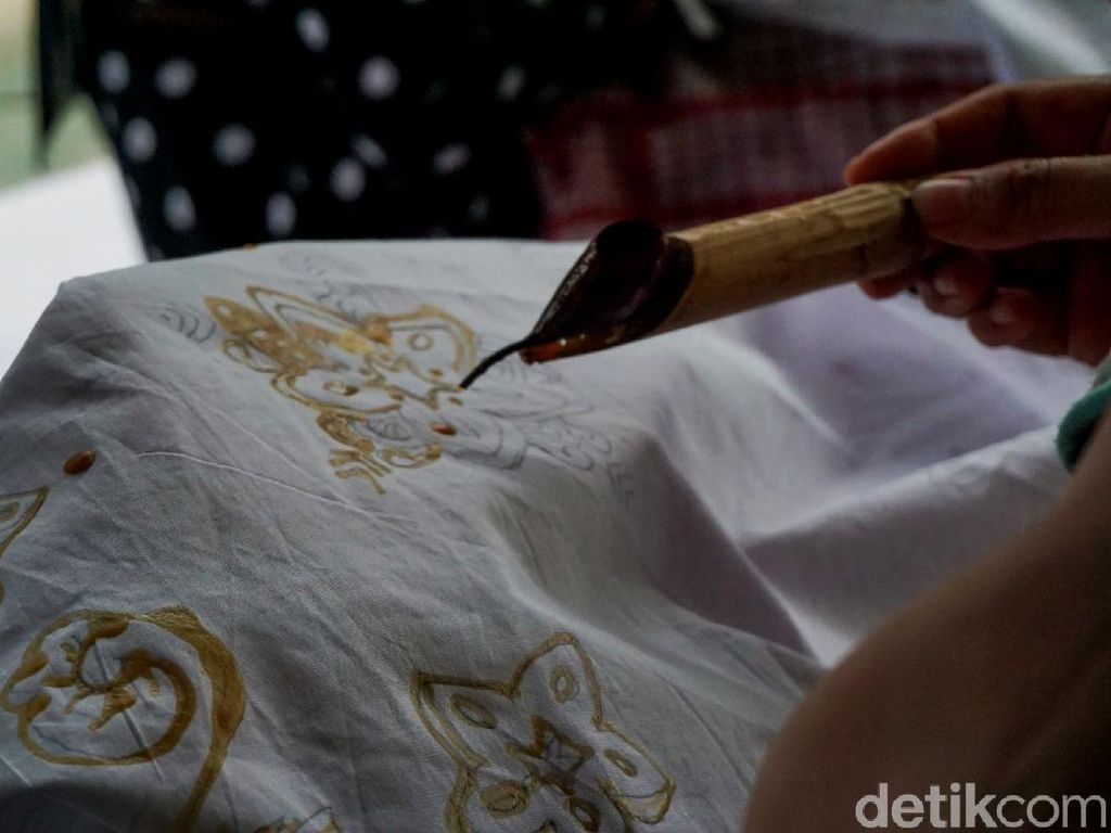 Hari Batik Nasional, 80% UMKM Sempat Berhenti Produksi Batik saat Pandemi