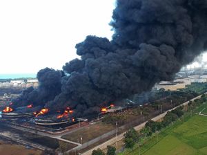 Kementerian ESDM Kirim Tim Usut Kebakaran Kilang Balongan Kementerian ESDM Kirim Tim Usut Kebakaran Kilang Balongan