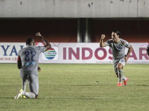 Ezra Walian-Victor Igbonefo Sudah Gabung Persib di Bali Ezra Walian-Victor Igbonefo Sudah Gabung Persib di Bali