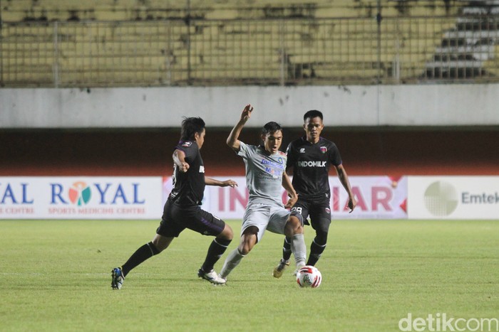 Persib meraih kemenangan perdana di matchday kedua Grup D Piala Menpora 2021. Berjumpa Persita Tangerang, Maung Bandung menang 3-1.