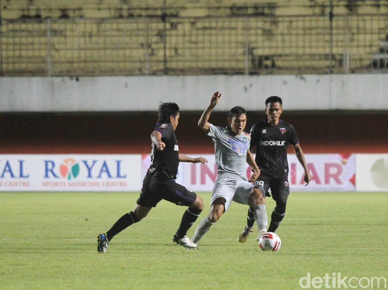 Persib meraih kemenangan perdana di matchday kedua Grup D Piala Menpora 2021. Berjumpa Persita Tangerang, Maung Bandung menang 3-1.