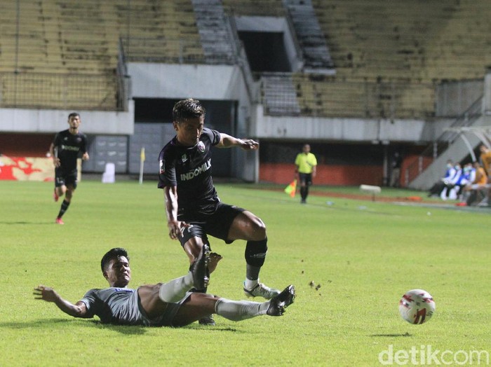 Persib meraih kemenangan perdana di matchday kedua Grup D Piala Menpora 2021. Berjumpa Persita Tangerang, Maung Bandung menang 3-1.
