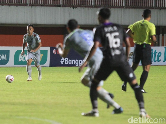 Persib meraih kemenangan perdana di matchday kedua Grup D Piala Menpora 2021. Berjumpa Persita Tangerang, Maung Bandung menang 3-1.