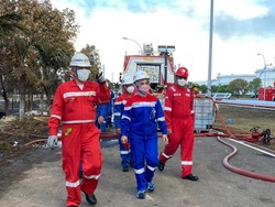 Tinjau Kilang Balongan, Dirut Pertamina: Area Lain Aman, Api Mengecil