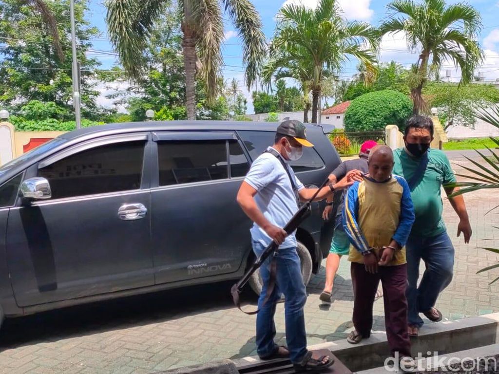 Pria yang Bawa Bahan Peledak 6 Kg Ngaku Beli di Surabaya dan Jember Pria yang Bawa Bahan Peledak 6 Kg Ngaku Beli di Surabaya dan Jember