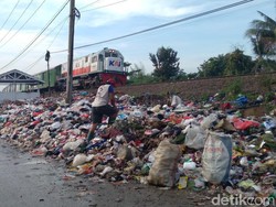 Produksi Sampah 1.200 Ton, DLHK Karawang Akui Kewalahan
