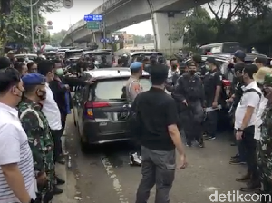 Tangisan Istri Korban Penembakan Bripka CS Saat Rekonstruksi