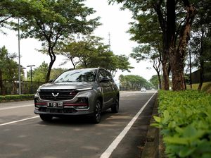 Simulasi Kredit Wuling Almaz RS: Ini Uang Muka dan Cicilannya