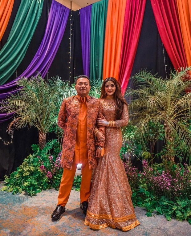 Pernikahan orang tua dari Aurel Hermansyah, Anang dan Ashanty pun dulu disiarkan langsung di televisi.