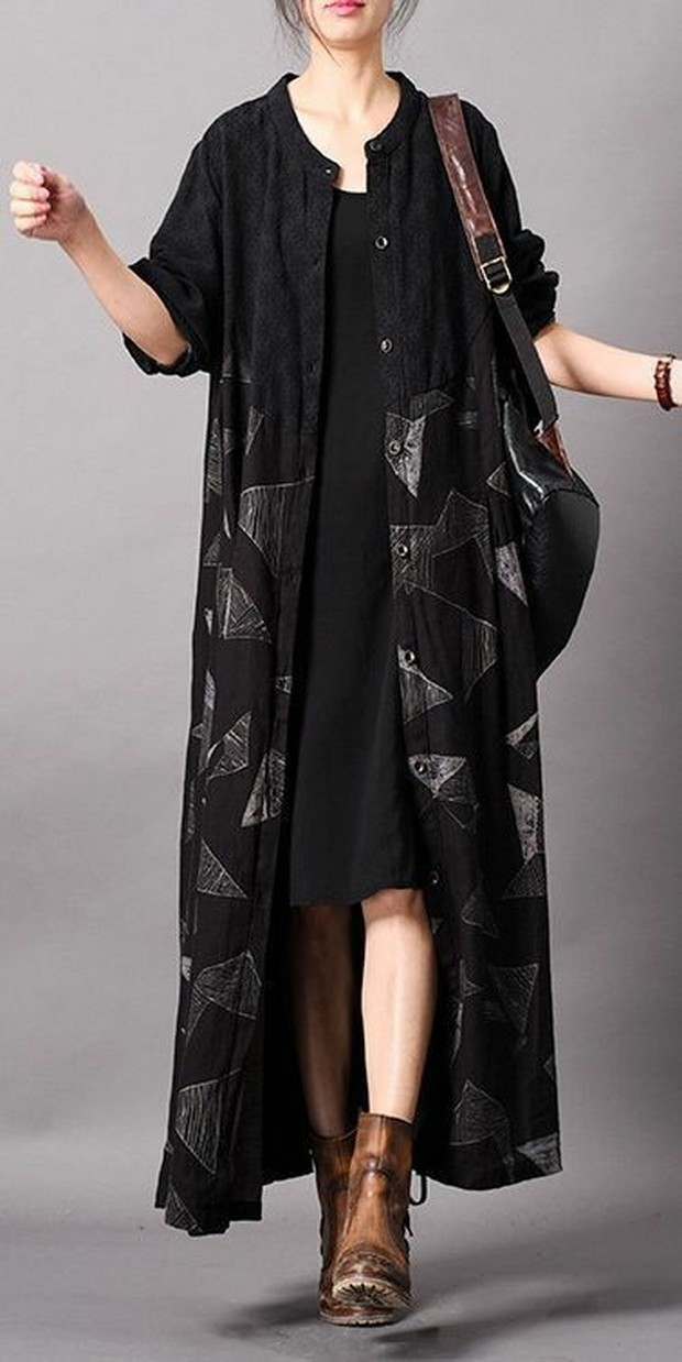Dress Hitam dan Long Linen Outer (sumber : pinterest.com/sheetal) Dress Hitam dan Long Linen Outer (sumber : pinterest.com/sheetal)