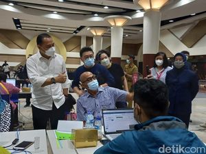 Eri Harap Semakin Banyak Lokasi Untuk Vaksin Massal di Surabaya