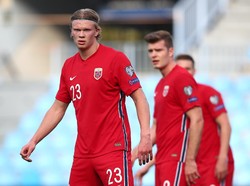 Haaland Dikritik, Dinilai Lebih Ngotot di Dortmund ketimbang Norwegia