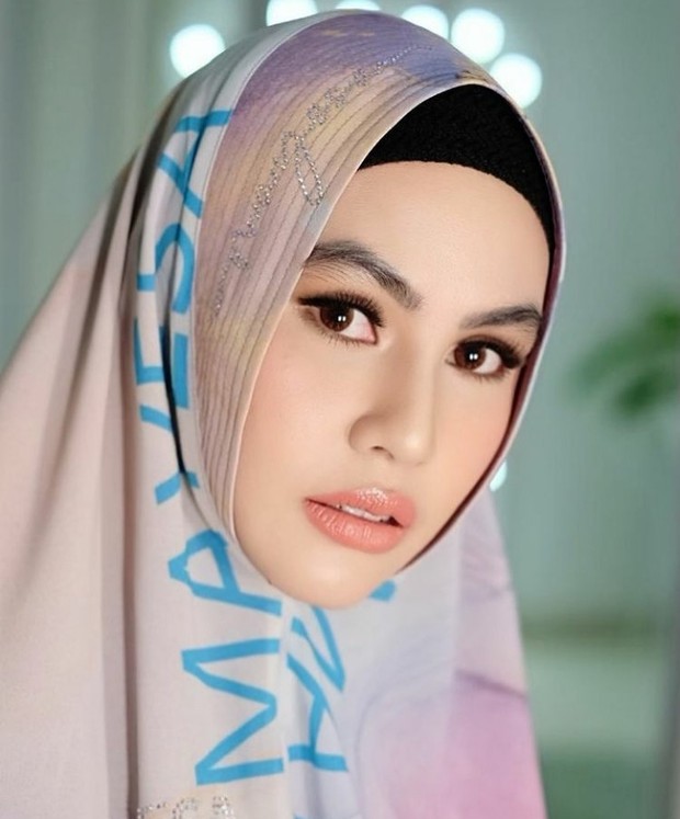 Foto: Kartika Putri/instagram.com/kartikaputriworld Laser Alis, Metode Hilangkan Sulam Alis yang Dilakukan Kartika Putri