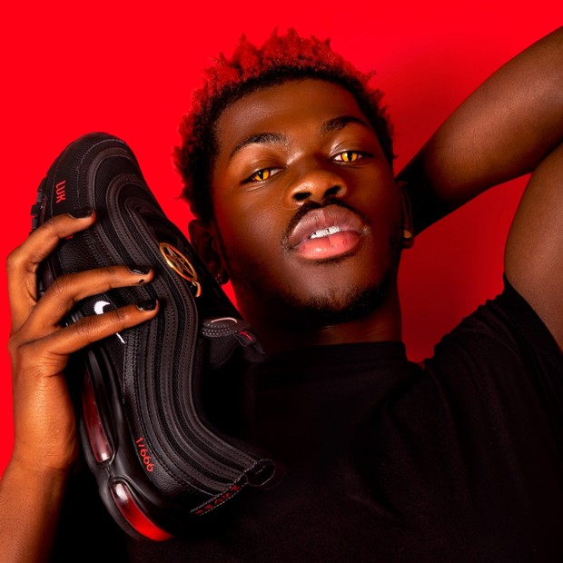 foto: Lil Nas X dengan seri 666/instagram.com/@complexsneakers foto: Lil Nas X dengan seri 666/instagram.com/@complexsneakers