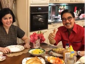 Menanti Genderang Perdamaian Hotma dan Desiree Ditabuh Menanti Genderang Perdamaian Hotma dan Desiree Ditabuh