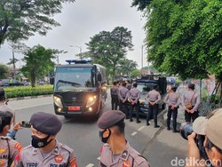 Habib Rizieq Tiba di PN Jaktim Jelang Sidang Kerumunan Petamburan-Megamendung