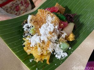 Jajan Lenjongan Yu Sum yang Empuk Manis di Pasar Gede