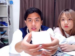 Jerome Polin dan Erika eks JKT48 Cicipi Roti hingga Es Krim Luar Angkasa