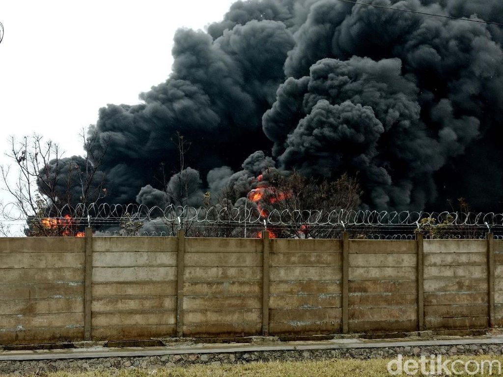 Kebakaran Tangki Pertamina, BMKG: Tidak Terdeteksi Petir di Kilang Balongan Kebakaran Tangki Pertamina, BMKG: Tidak Terdeteksi Petir di Kilang Balongan
