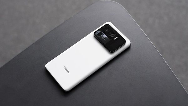 Desain Xiaomi Mi 11 Ultra yang Unik Punya Spesifikasi Aduhai