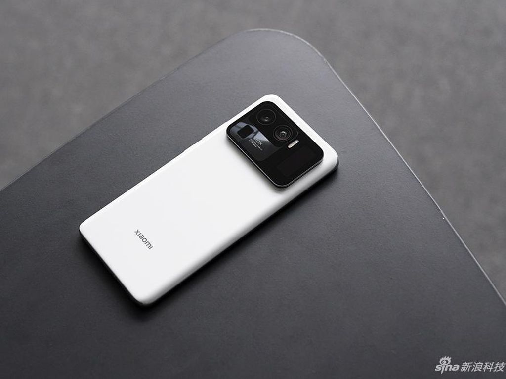 Desain Xiaomi Mi 11 Ultra yang Unik Punya Spesifikasi Aduhai Desain Xiaomi Mi 11 Ultra yang Unik Punya Spesifikasi Aduhai