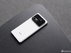 Desain Xiaomi Mi 11 Ultra yang Unik Punya Spesifikasi Aduhai Desain Xiaomi Mi 11 Ultra yang Unik Punya Spesifikasi Aduhai
