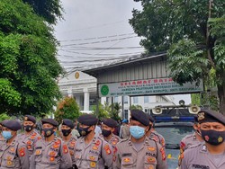 1.934 Personel Gabungan Amankan Sidang Habib Rizieq dkk di PN Jaktim